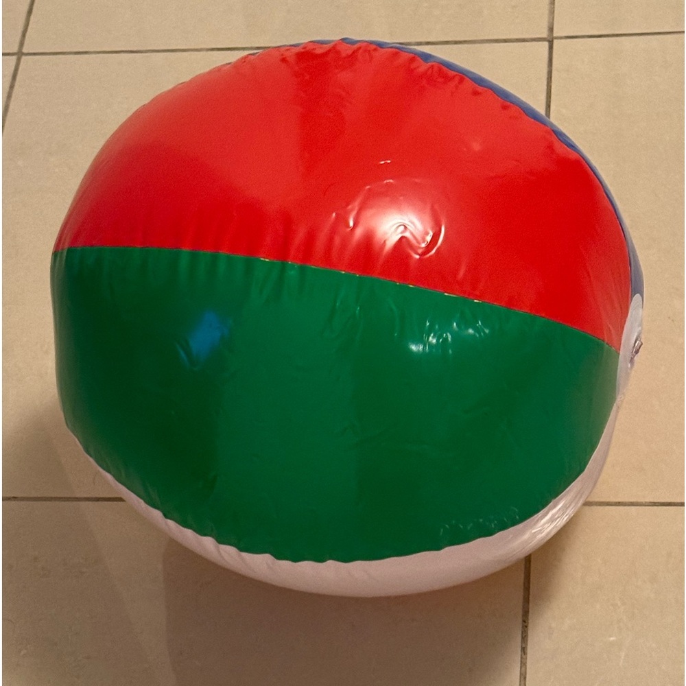 Beach balls - Picture 3 of 5